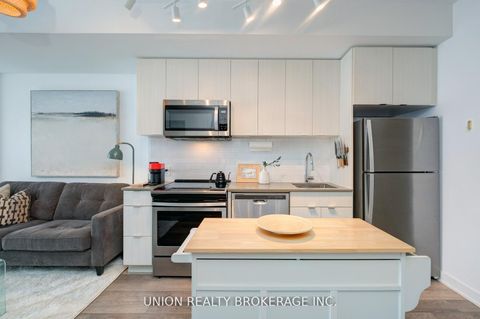 Photo 3 at 210 - 2799 Kingston Road, Cliffcrest, Toronto
