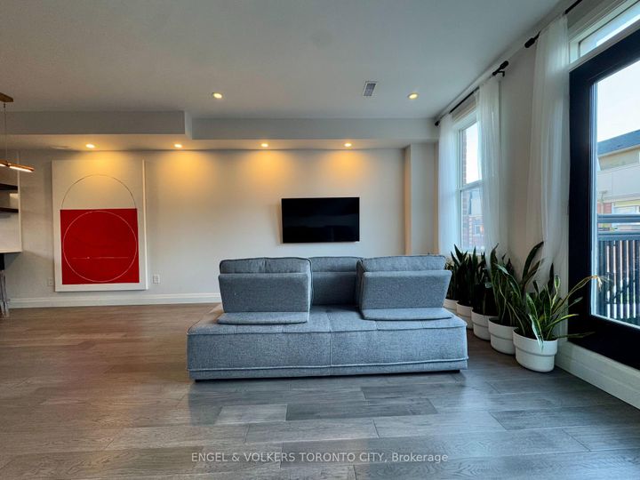 Photo 8 at 216 - 51 Halton Street, Bellwoods, Toronto