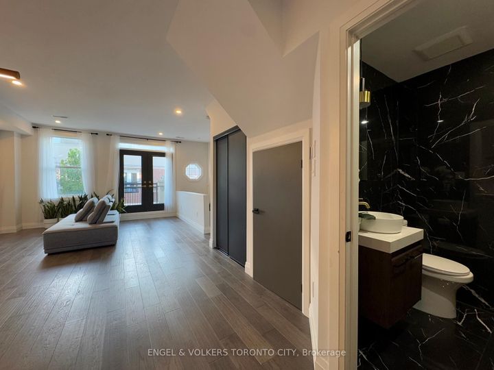 Photo 14 at 216 - 51 Halton Street, Bellwoods, Toronto