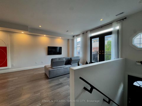 Photo 3 at 216 - 51 Halton Street, Bellwoods, Toronto