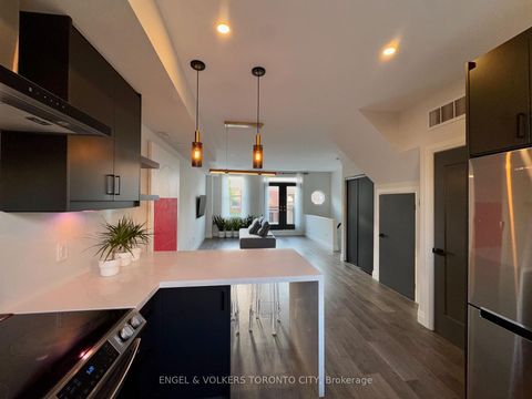 Photo 11 at 216 - 51 Halton Street, Bellwoods, Toronto