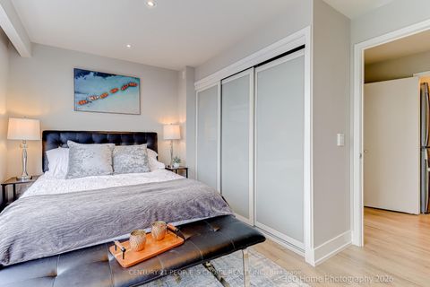 Photo 17 at PH5201 - 25 Telegram Mews, Waterfront Communities C1, Toronto
