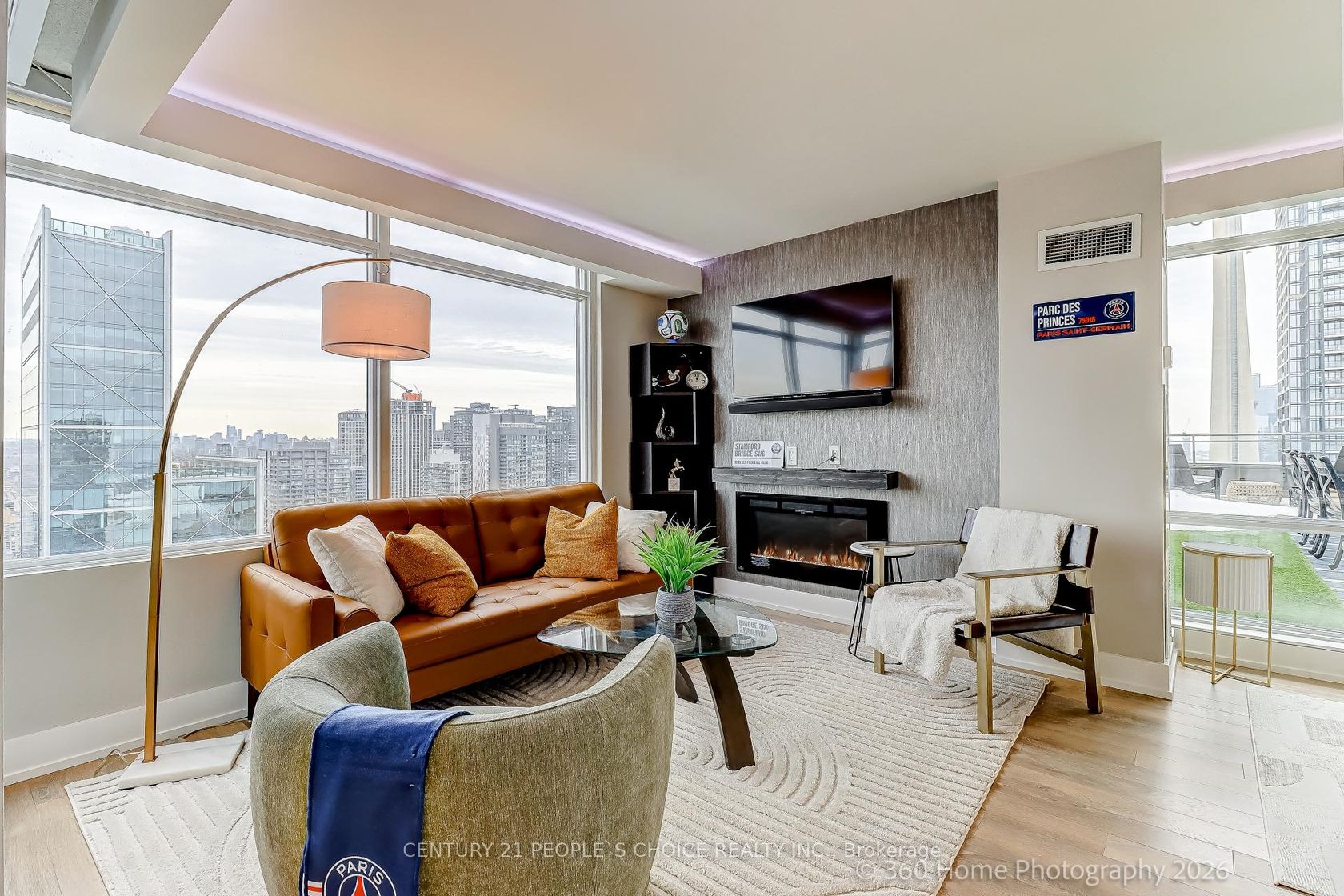 PH5201 - 25 Telegram Mews, Waterfront Communities C1, Toronto by Loree Meneguzzi Real Estate PH5201 - 25 Telegram Mews, Waterfront Communities C1, Toronto