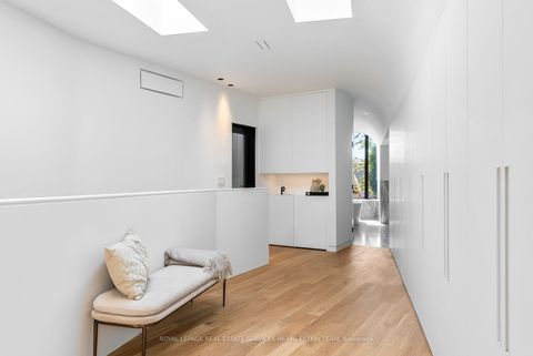 Photo 14 at 44 Foxley Street, Bellwoods, Toronto