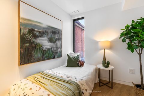 Photo 22 at 44 Foxley Street, Bellwoods, Toronto