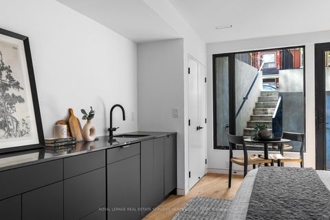 Photo 26 at 44 Foxley Street, Bellwoods, Toronto