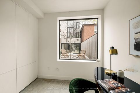 Photo 32 at 44 Foxley Street, Bellwoods, Toronto
