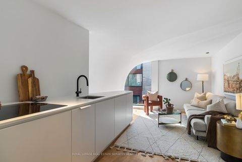 Photo 33 at 44 Foxley Street, Bellwoods, Toronto