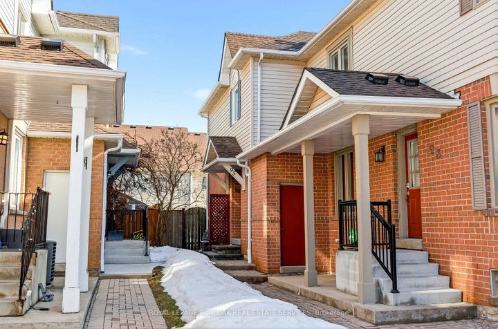 Photo 1 at 95 Thornlodge Drive, Waterdown, Hamilton