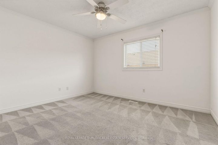 Photo 15 at 95 Thornlodge Drive, Waterdown, Hamilton