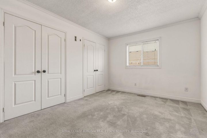 Photo 16 at 95 Thornlodge Drive, Waterdown, Hamilton