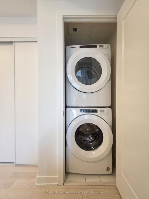 Photo 10 at 605 - 330 Richmond Street W, Waterfront Communities C1, Toronto