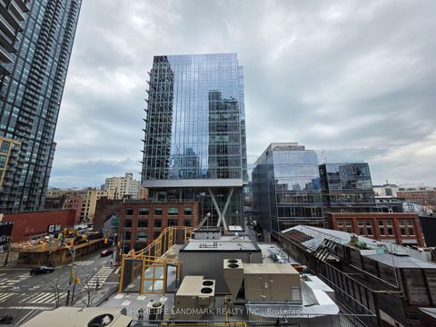 Photo 13 at 605 - 330 Richmond Street W, Waterfront Communities C1, Toronto