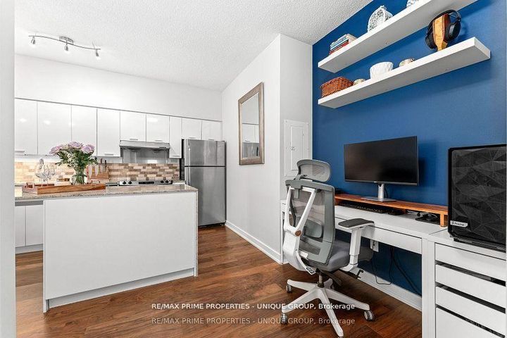 Photo 4 at 2207 - 29 Singer Court, Bayview Village, Toronto