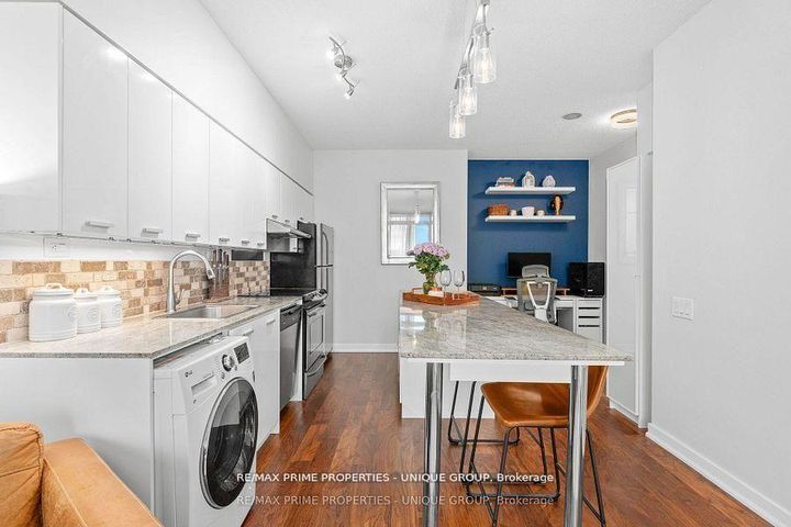 Photo 11 at 2207 - 29 Singer Court, Bayview Village, Toronto