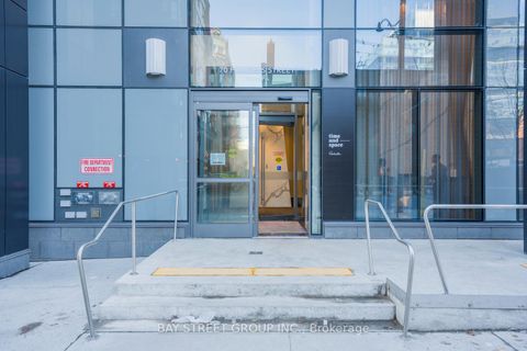 Photo 2 at 1227E - 70 Princess Street, Moss Park, Toronto