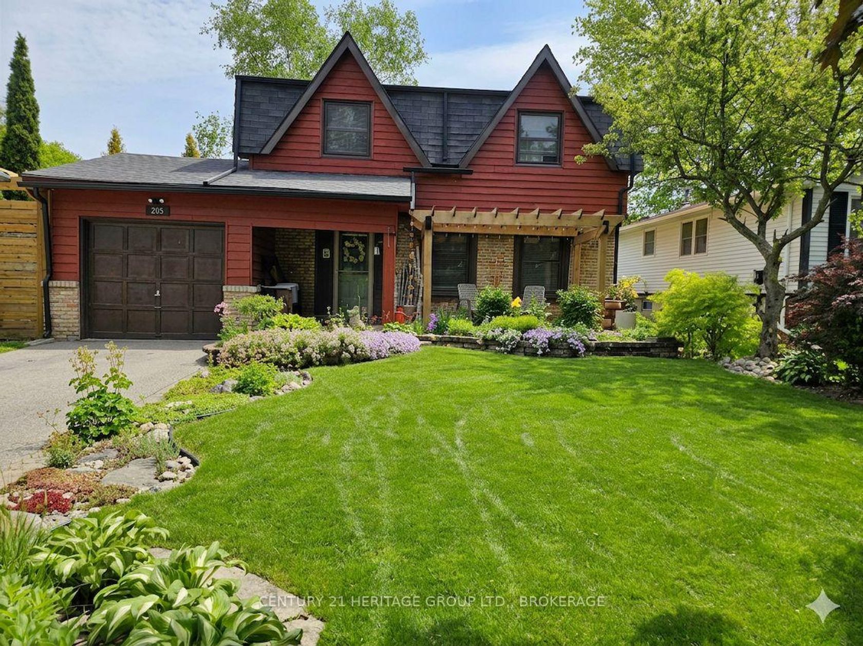 205 Keewatin Street, Donevan, Oshawa 