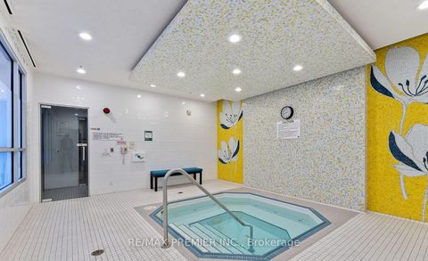 Photo 7 at 318 - 372 Highway 7, Doncrest, Richmond Hill