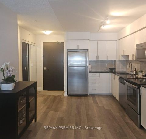 Photo 11 at 318 - 372 Highway 7, Doncrest, Richmond Hill