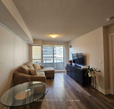 Photo 14 at 318 - 372 Highway 7, Doncrest, Richmond Hill