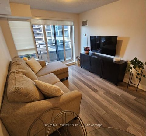 Photo 15 at 318 - 372 Highway 7, Doncrest, Richmond Hill