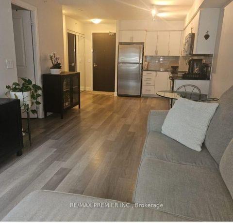 Photo 16 at 318 - 372 Highway 7, Doncrest, Richmond Hill