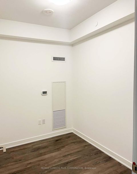 Photo 4 at 503 - 105 Oneida Crescent, Langstaff, Richmond Hill