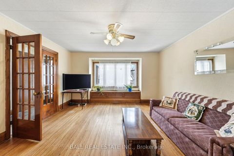 Photo 7 at 30 Thomas Street, Lakeview, Oshawa