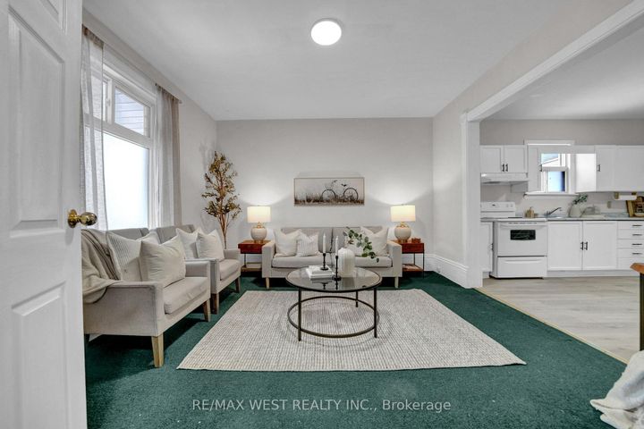 Photo 4 at 164 Albert Street, Central, Oshawa