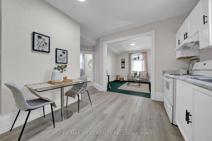 Photo 10 at 164 Albert Street, Central, Oshawa