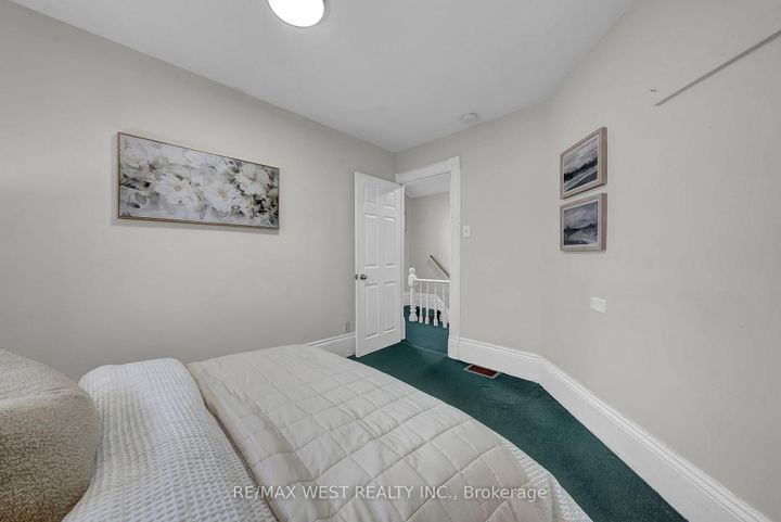 Photo 15 at 164 Albert Street, Central, Oshawa