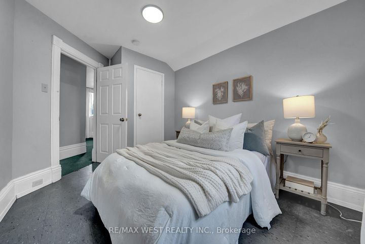 Photo 19 at 164 Albert Street, Central, Oshawa