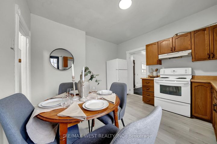 Photo 23 at 164 Albert Street, Central, Oshawa