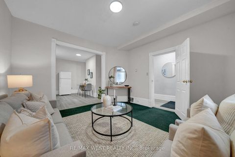 Photo 6 at 164 Albert Street, Central, Oshawa