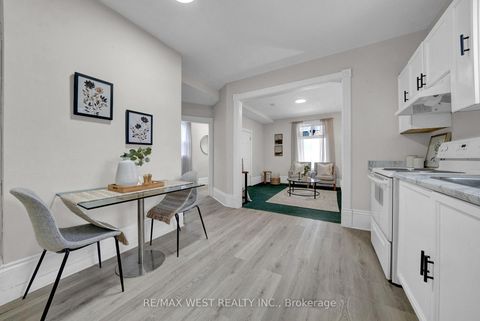 Photo 10 at 164 Albert Street, Central, Oshawa