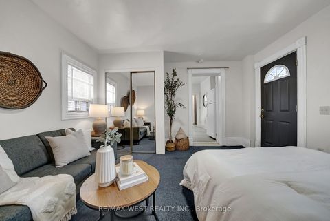 Photo 21 at 164 Albert Street, Central, Oshawa