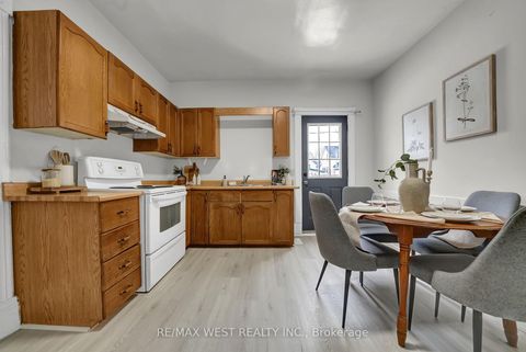 Photo 22 at 164 Albert Street, Central, Oshawa