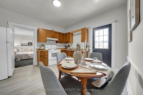 Photo 24 at 164 Albert Street, Central, Oshawa