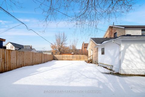 Photo 33 at 164 Albert Street, Central, Oshawa