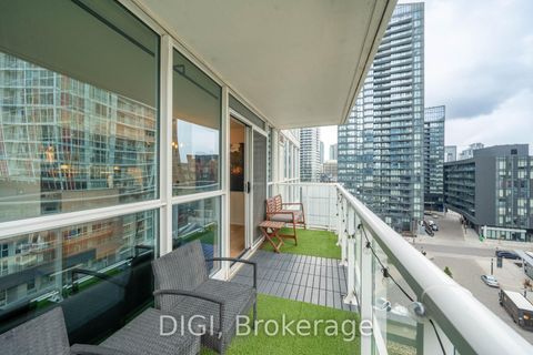 Photo 11 at 915 - 75 Queens Wharf Road, Waterfront Communities C1, Toronto