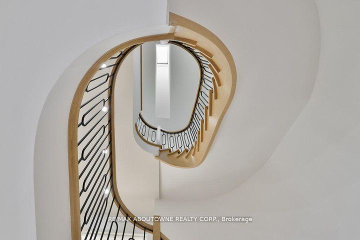 Photo 6 at 63 Tradewind Drive, BR Bronte, Oakville