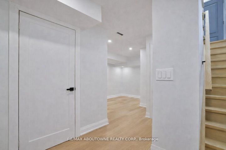 Photo 35 at 63 Tradewind Drive, BR Bronte, Oakville