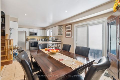 Photo 13 at 76 Timberwolf Crescent, Vellore Village, Vaughan