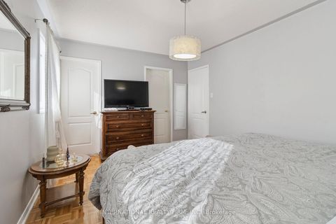 Photo 23 at 76 Timberwolf Crescent, Vellore Village, Vaughan