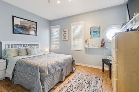 Photo 25 at 76 Timberwolf Crescent, Vellore Village, Vaughan