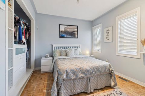 Photo 26 at 76 Timberwolf Crescent, Vellore Village, Vaughan