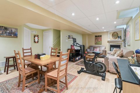 Photo 36 at 76 Timberwolf Crescent, Vellore Village, Vaughan