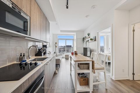 Photo 4 at 802 - 286 Main Street, Danforth, Toronto