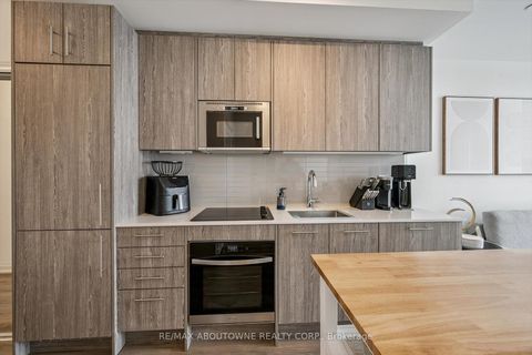 Photo 5 at 802 - 286 Main Street, Danforth, Toronto