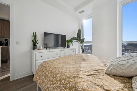 Photo 14 at 802 - 286 Main Street, Danforth, Toronto